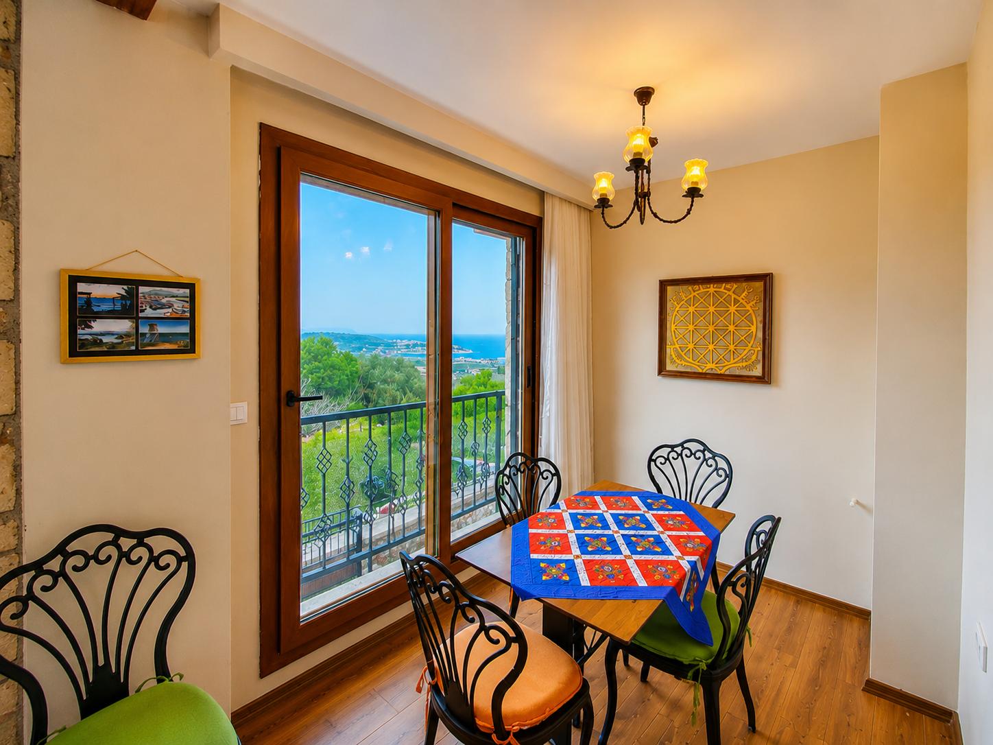 Karaburun Saip Deniz Manzaralı Satılık 2 Taş Villa (5+1 & 2+1 ) fotoğraf 11