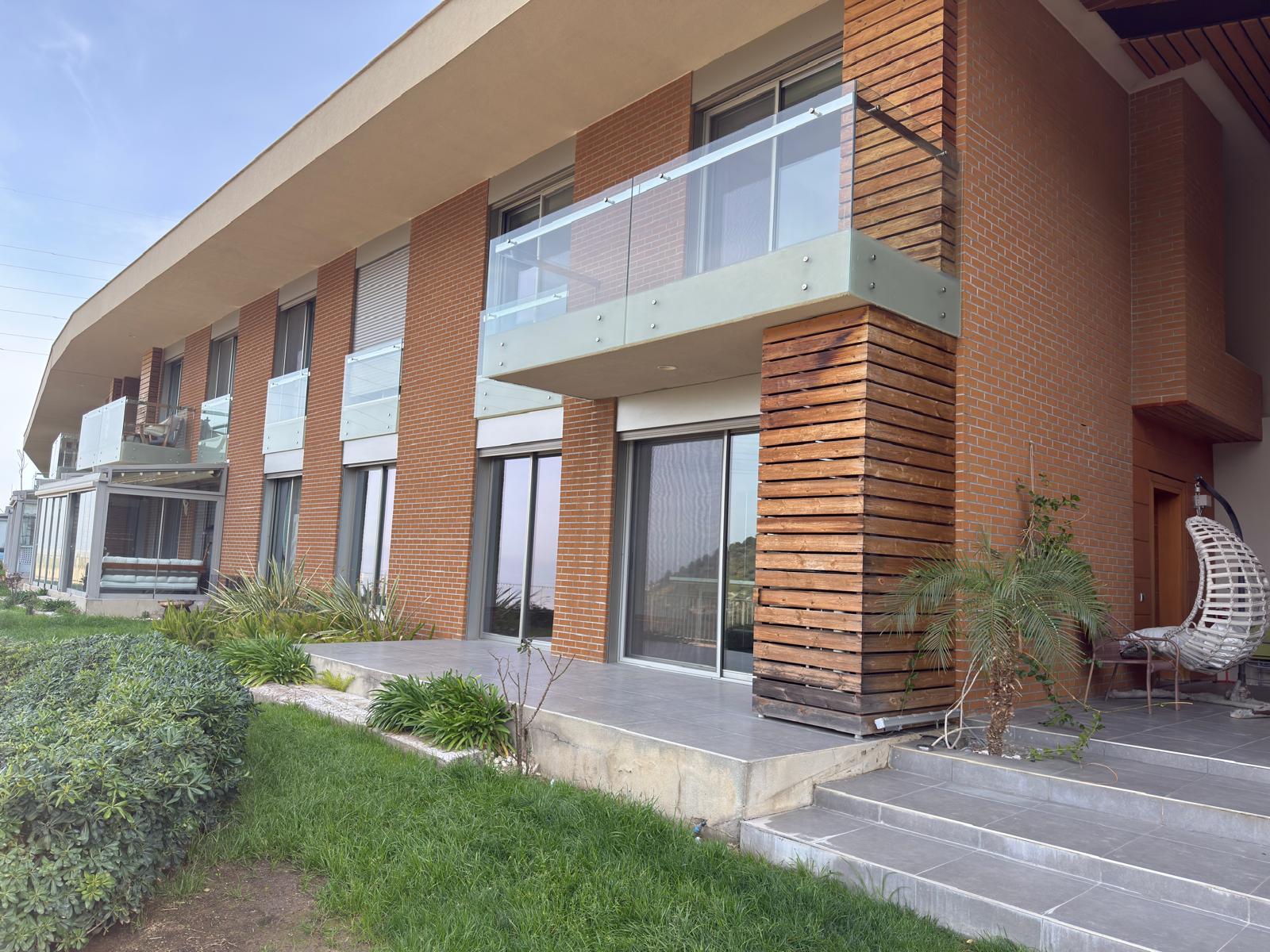 Narlıdere Asma Bahçelerde Doğa ve Deniz Manzaralı 3+1 Satılık Lüks Villa fotoğraf 5