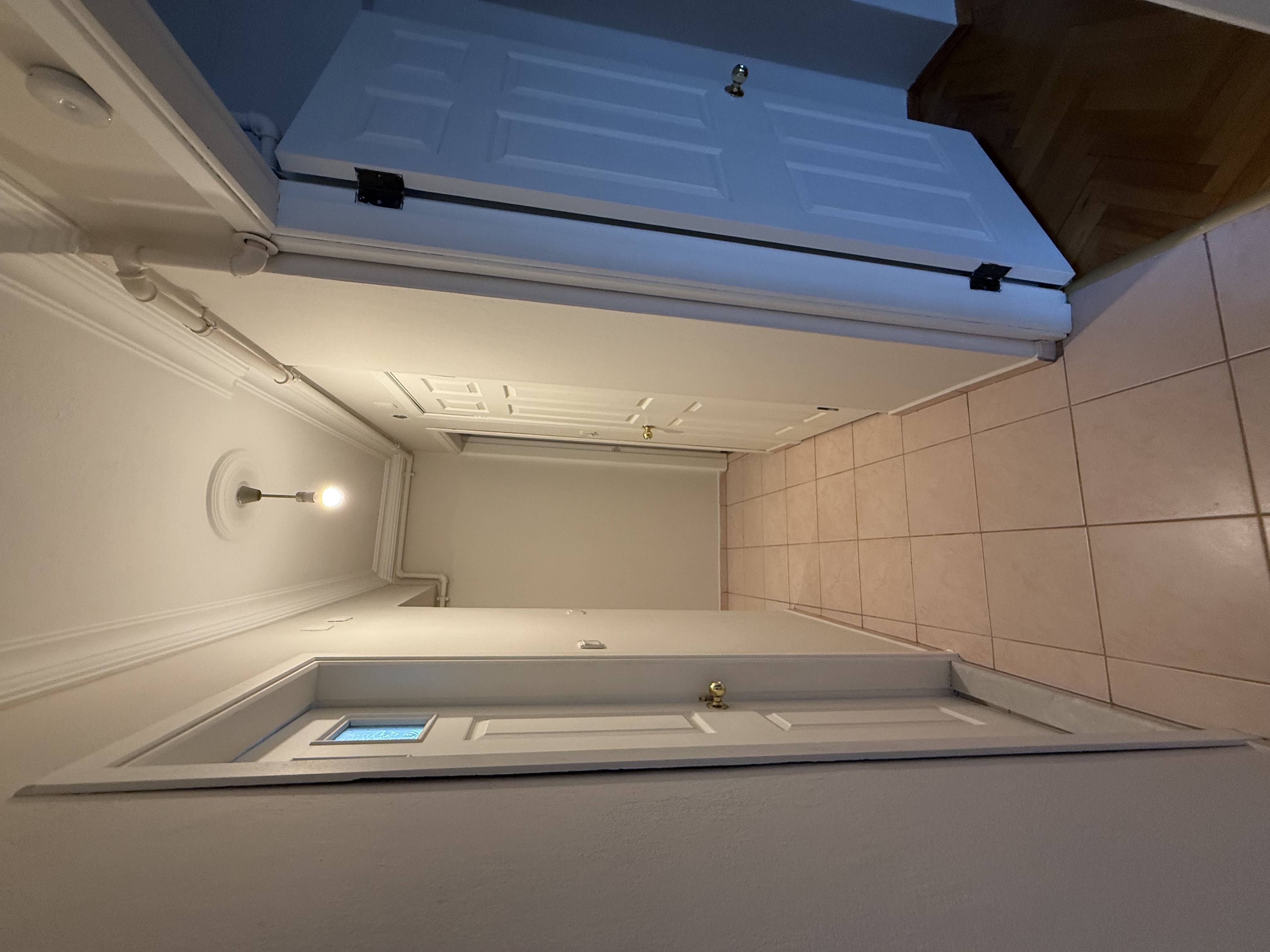 Güzelyalı 40 sok.da Otoparklı Asansörlü Bakımlı Kiralık 3+1 fotoğraf 3