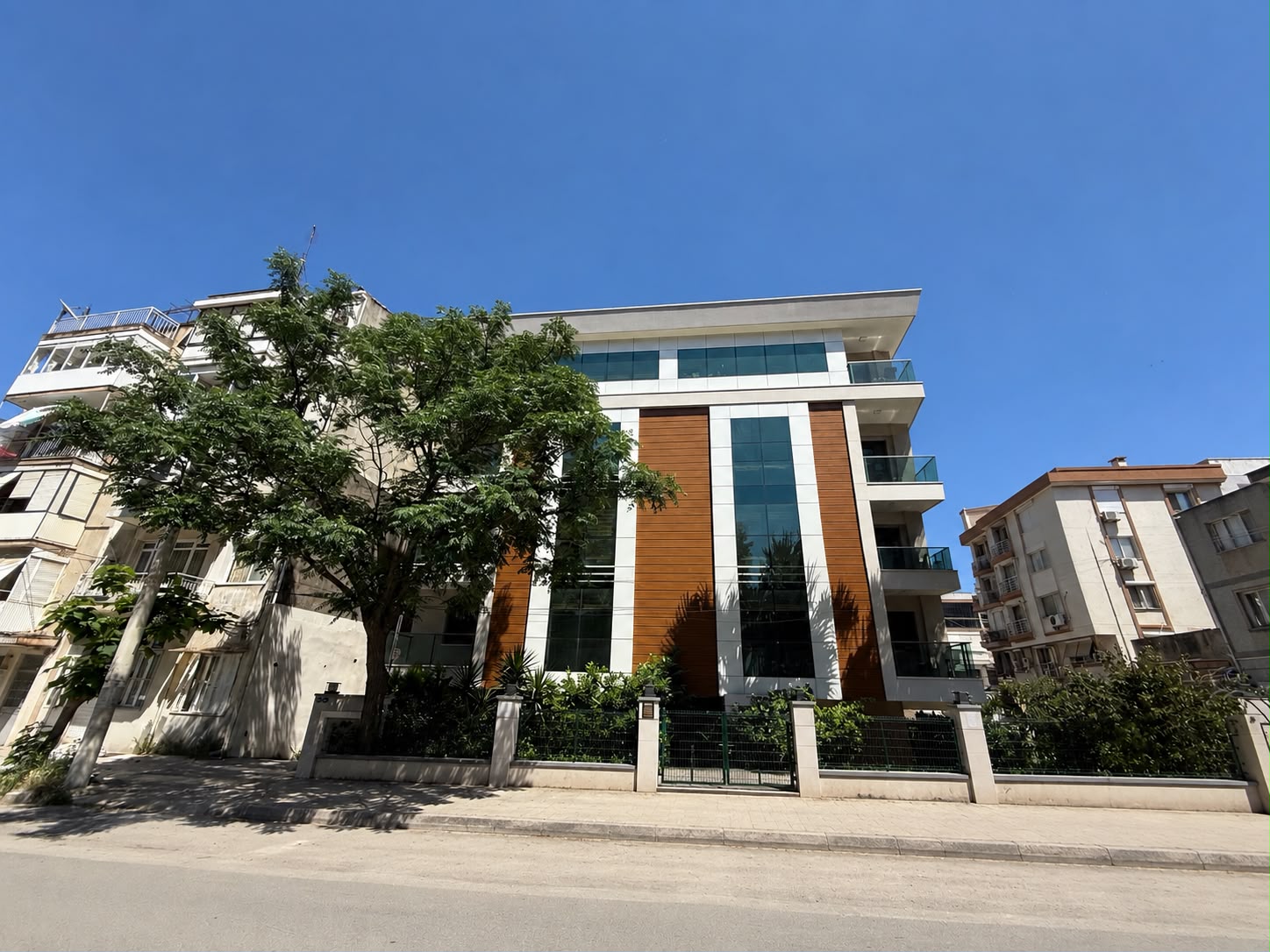 Göztepe Metro Yakını, Eşyalı 1+1 Kiralık Daire