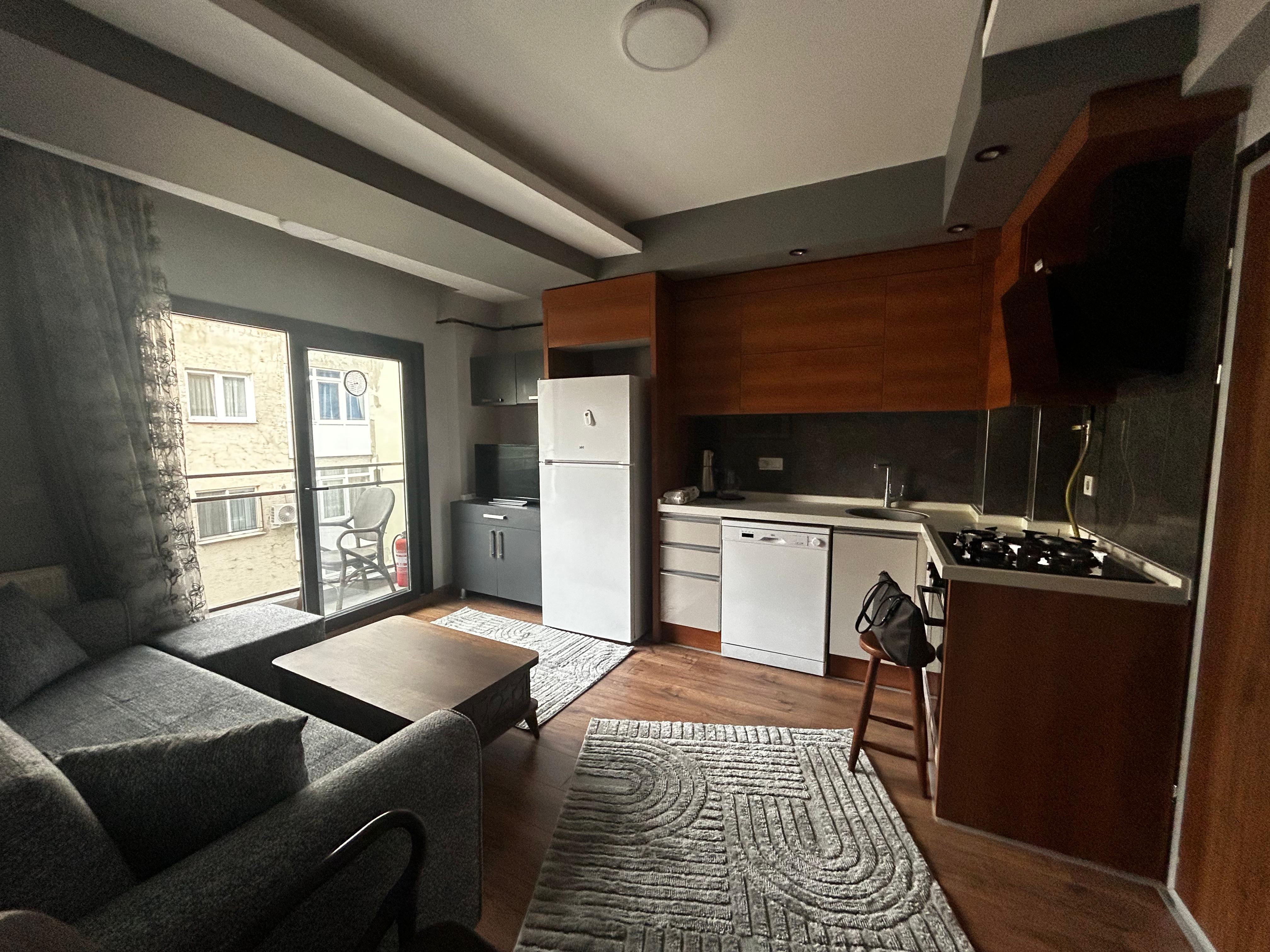 Bornova Ergene Mahallesi Yeni Binada Eşyalı 1+1 Kiralık Daire