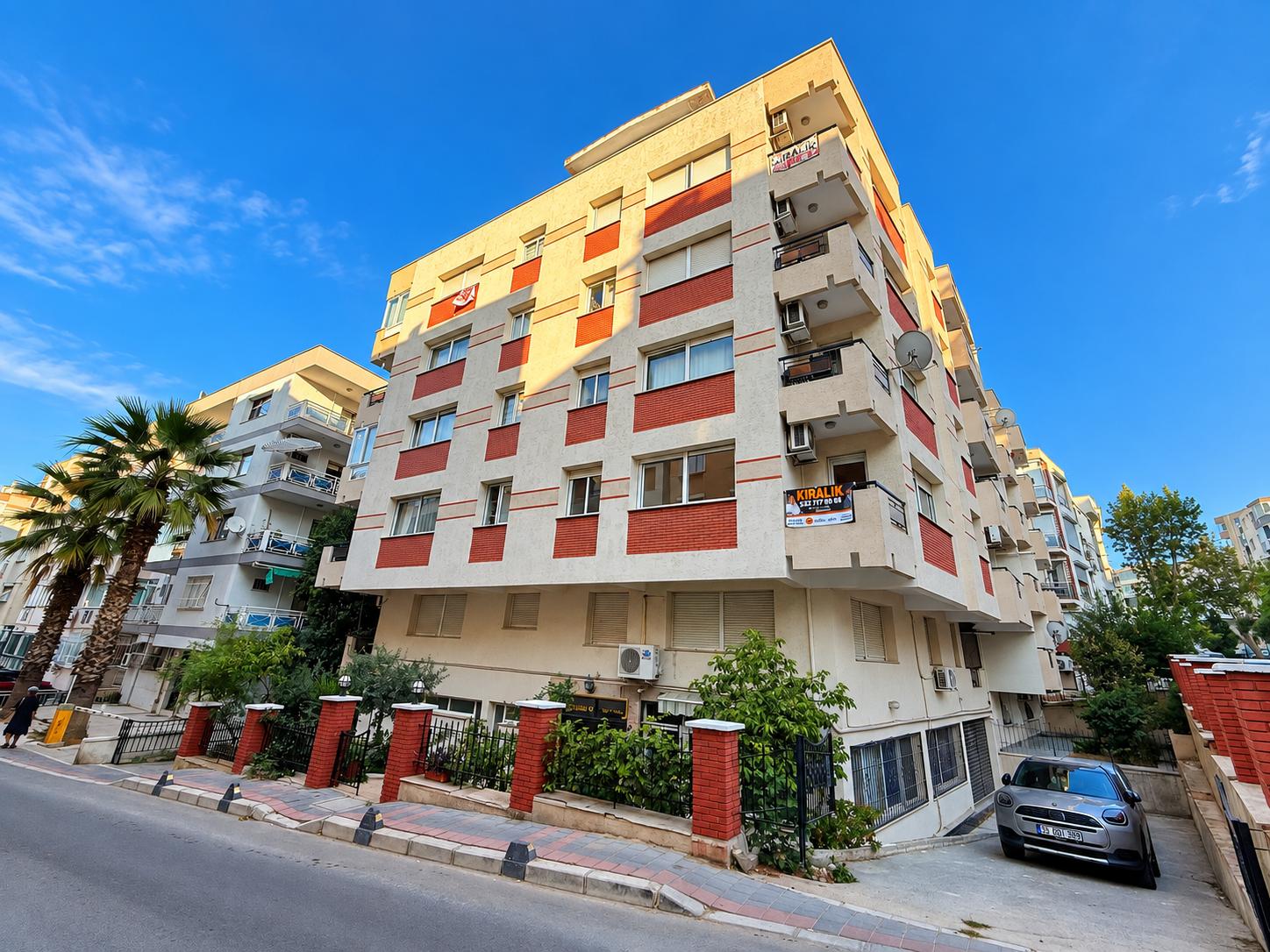 Güzelyalı 40 sok.da Otoparklı Asansörlü Bakımlı Kiralık 3+1